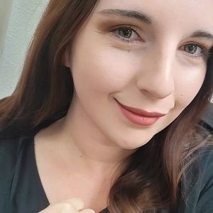 Meet your Posher, Corrinne